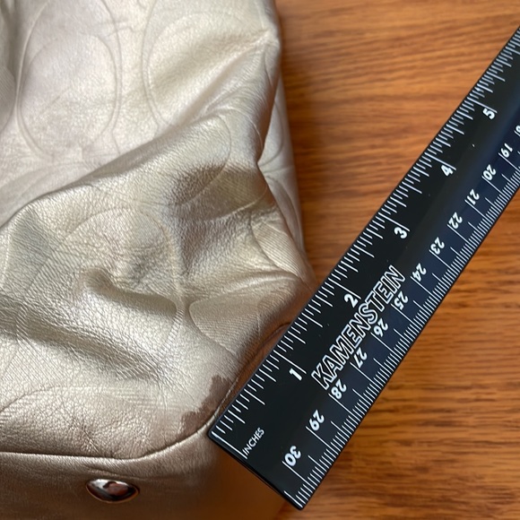 COACH F19448 GOLD SOHO TEXTURED SIGNATURE EMBOSSED LEATHER CARRYALL BAG - Picture 13 of 13